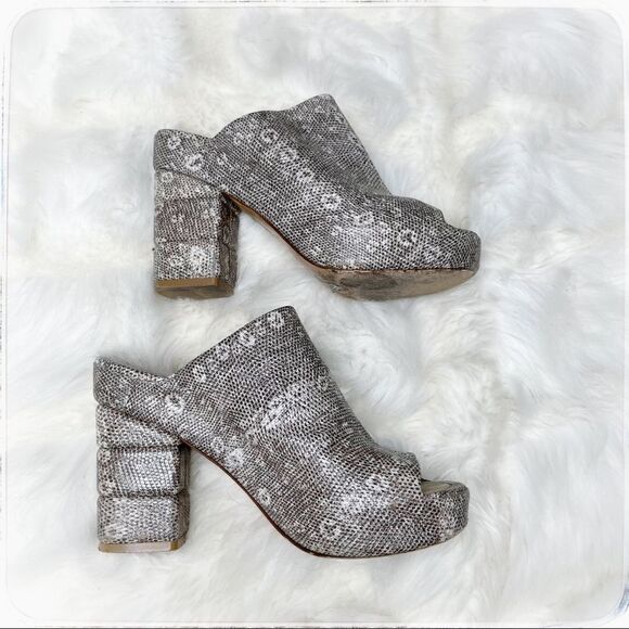 Ferragamo heels   - Picture 1 of 10